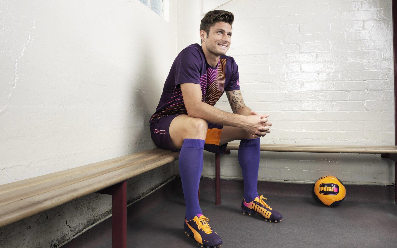 踢球者独家，比朔夫倾向加盟拜仁，德甲豪门或于周中比赛后敲定交易